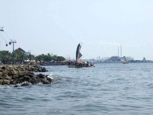 Jakarta Bay, Indonesia / by eutrophication&hypoxia  / CC BY 2.0