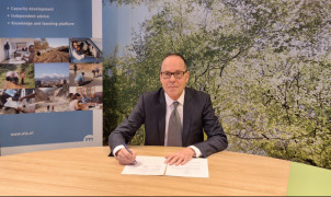 Signing MoU UNESCO, IUCN, NCEA